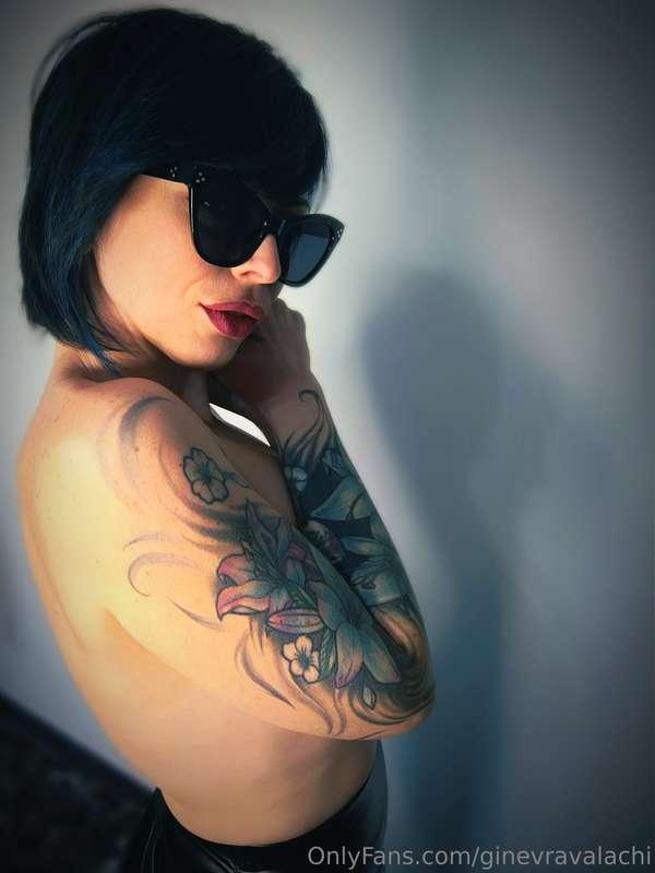 che fai? stai qui con me😈