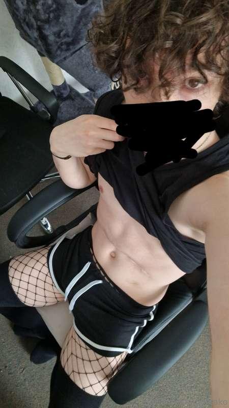 Crawl under my desk? ;3