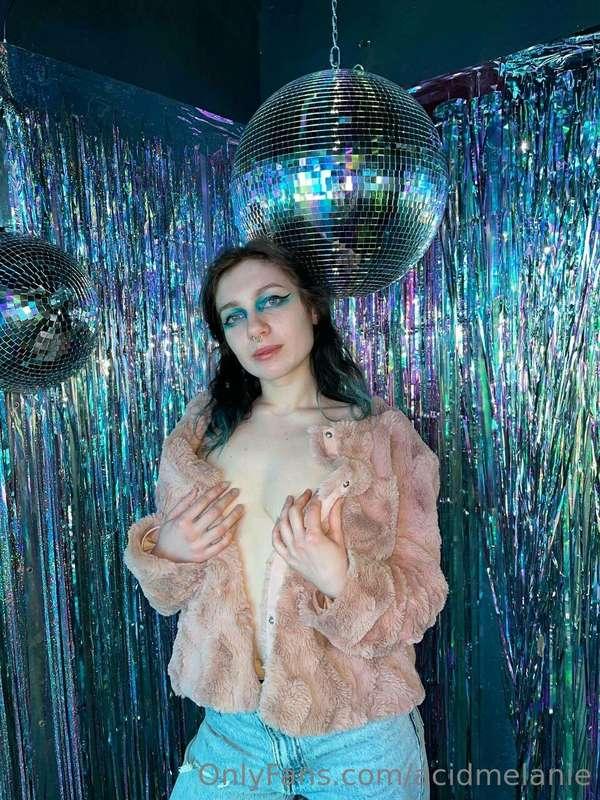 Who wants to give me a tits-massage? 😍😋