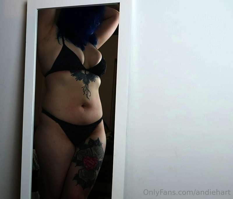 i dimmed the brightness on this pic... makes my boobies look..