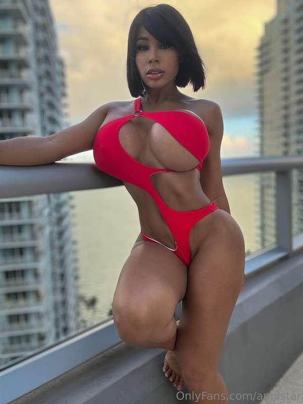 Te gustaria despertar con estas vistas papi?😍🤭
