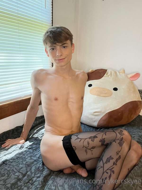 Shoutout the very kind fan who bought me these stockings. I ..