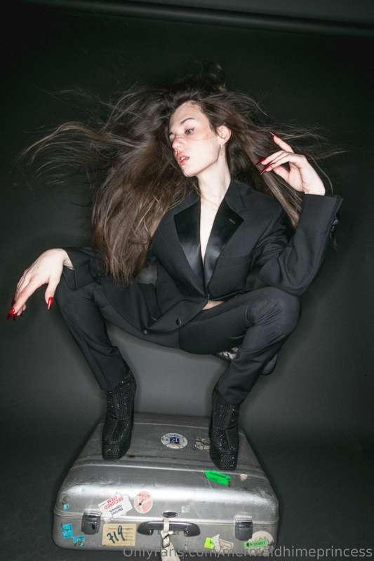 Thiought i'd share some shots from my most recent photoshoot..