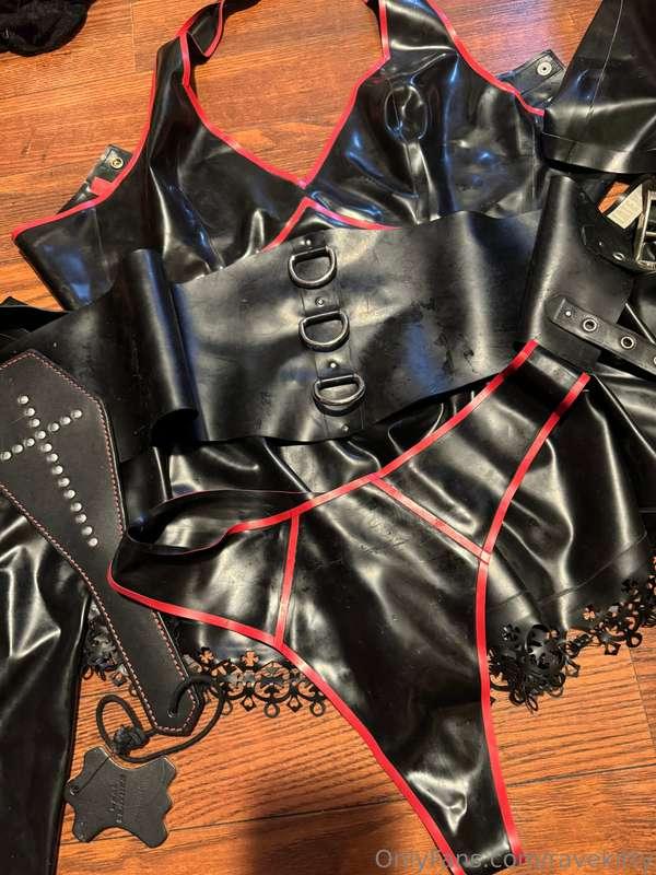LATEX STREAM TONIGHT ! 9 pm est ! 