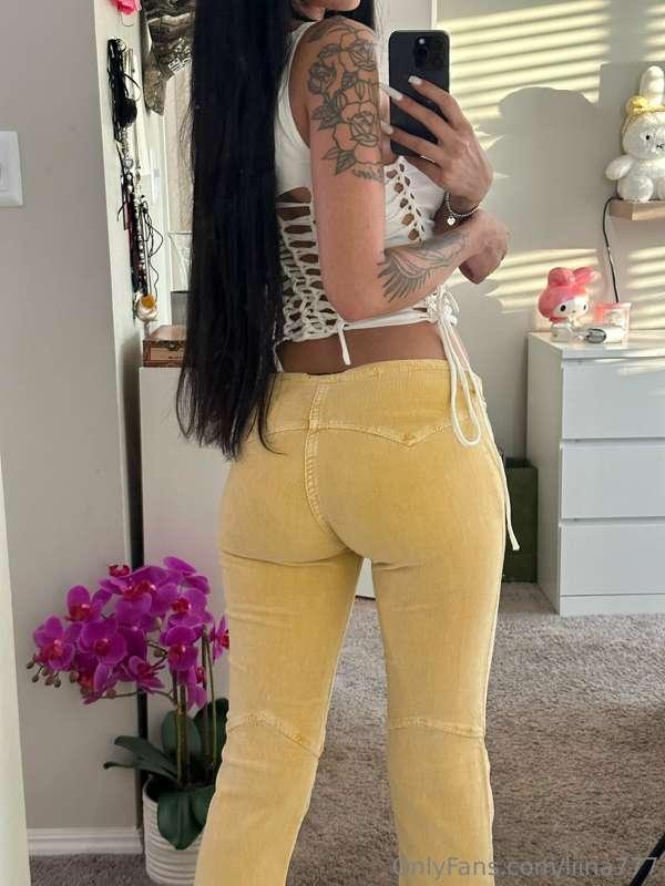 Simple but fun.. Are you an ass or tits man? ^.^