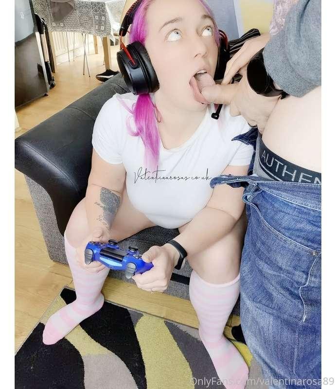 Have you ever tried to play games whilst fucking?? @thunderc..