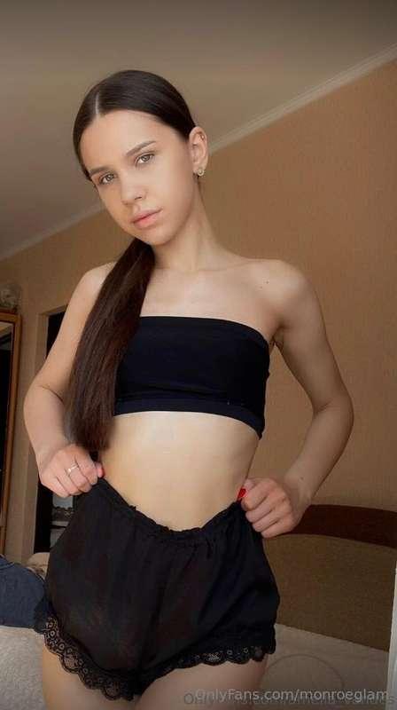 Little cute @li_vandes just turned 20 years old 😏🤤 She alrea..