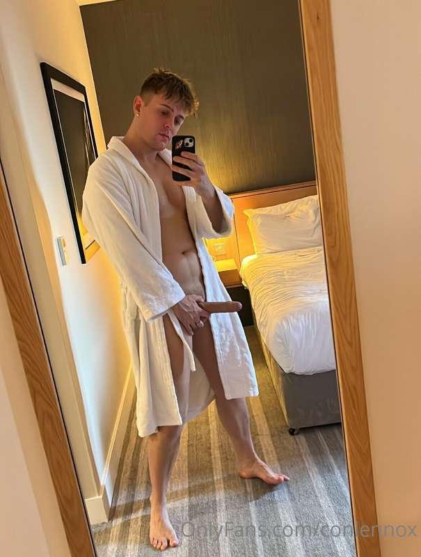 Just a few from my Newcastle trip with this horny boy 😈
