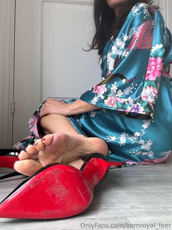 bornroyal_feet image #4