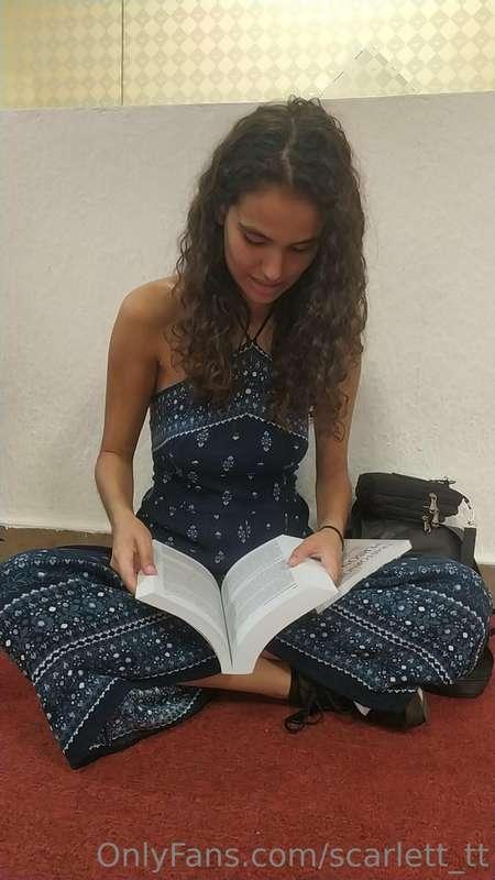 Happy Valentines, let's read some romance ❤️