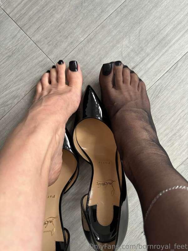 bornroyal_feet image #1