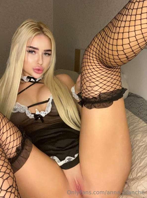 THIS HORNY BLONDE @rich_laluna MADE ONLY TODAY FREE SUBSCRIP..