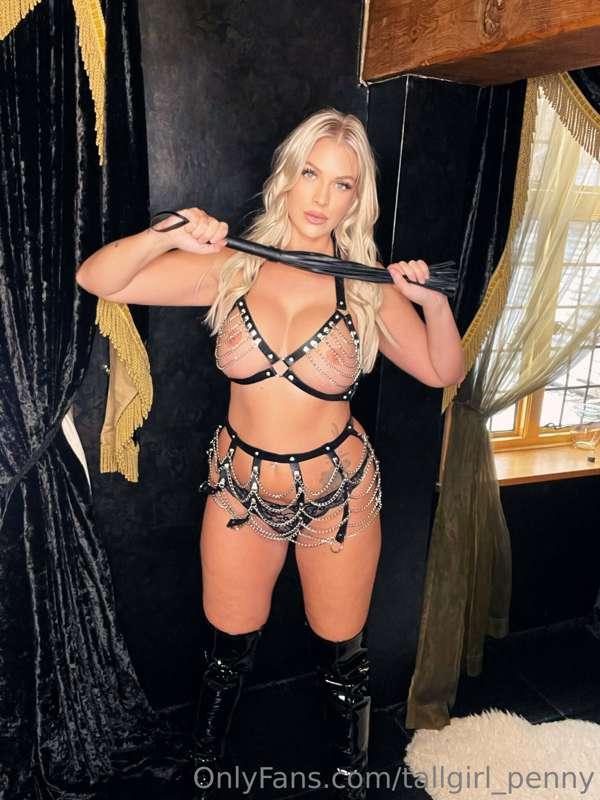 Want to be humiliated from a true goddess? Check your inbox ..