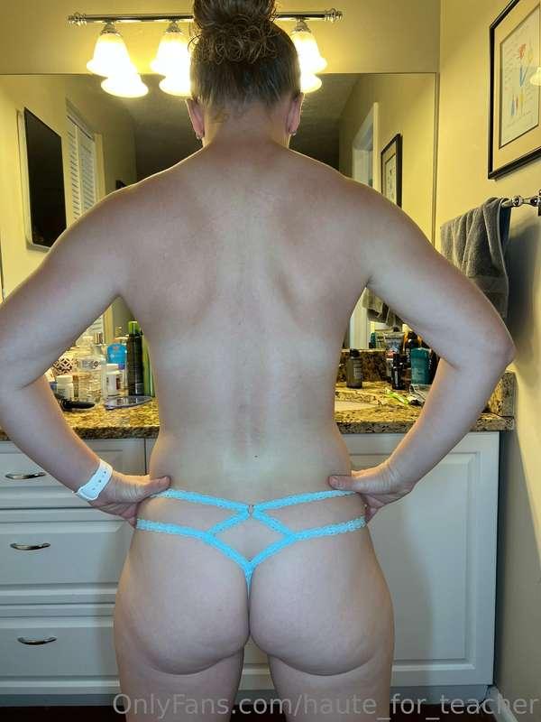 Mornin’ sunshine 🌞!! Panties for the day 🍑😈