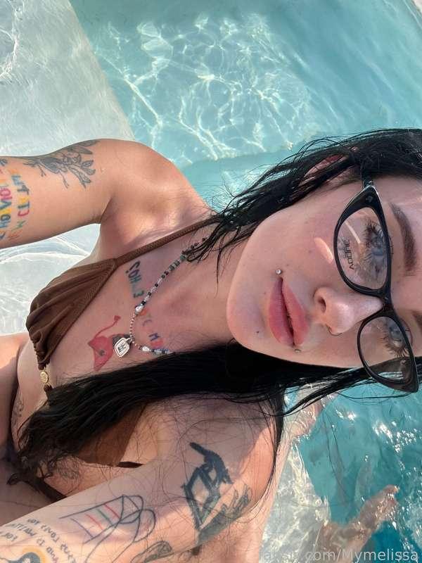 Just a beautiful selfie in the pool



#fyp #selfie #underwear #glasses #petite #skinny #tattoed #young #smalltits #brunette