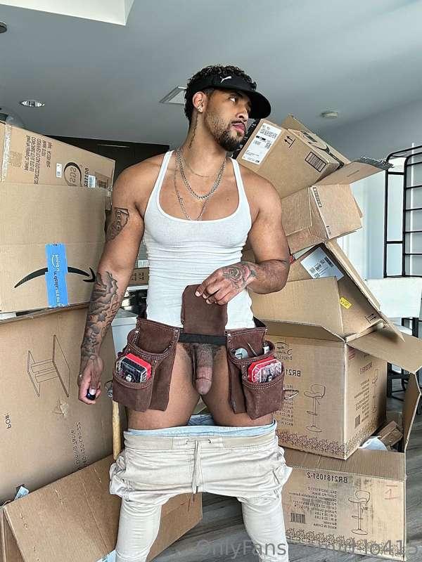 Help me relive some stress while I’m working hard 🔨👷🏽 Your t..