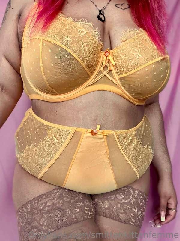 I forget how pretty yellow is 💛

(𝘪𝘧 𝘺𝘰𝘶 𝘭𝘪𝘬𝘦 𝘸𝘩𝘢𝘵 𝘺𝘰𝘶 𝘴𝘦𝘦, ..