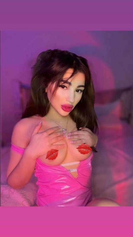SUPER HOTTIE @aidashark 🔥🔥🔥

SEXY FREAK WITH BIG SET OF SEX ..