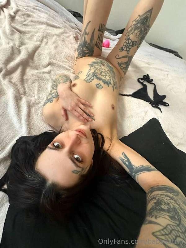 🍓DON'T MISS @weird_bunny THIS HOT PUSSY😻😋Follow @weird_bunny..