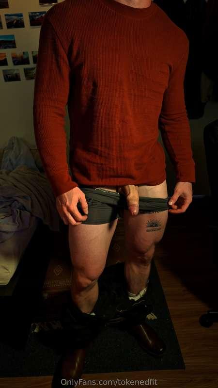 Take the rest off and worship me 😈