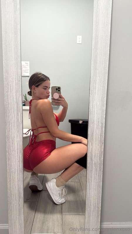caught myself squatting in the mirror and thought… maybe you..