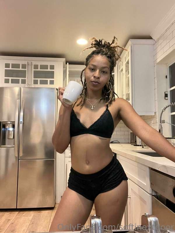 I'd love to drink some milk, can you give it to me?💦
