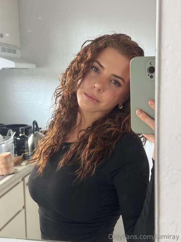 felt kinda cute so I had to let the mirror have a moment 💋