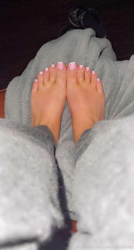 Would you fuck my feet?