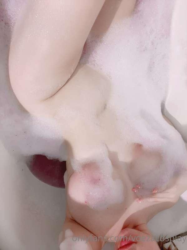 Bath time💕
swipe for 👣  content