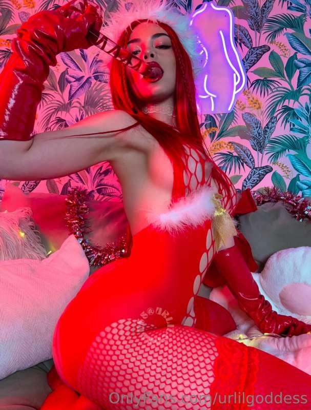 ❤️🎁 𝑴𝒊𝒔𝒕𝒓𝒆𝒔𝒔 𝑪𝒍𝒂𝒖𝒔 𝒉𝒆𝒓𝒆 𝒕𝒐 𝒈𝒊𝒗𝒆 𝒚𝒐𝒖 𝒔𝒐𝒎𝒆 𝒂𝒇𝒕𝒆𝒓 𝒅𝒂𝒓𝒌 𝒂𝒕𝒕𝒆𝒏𝒕𝒊𝒐..