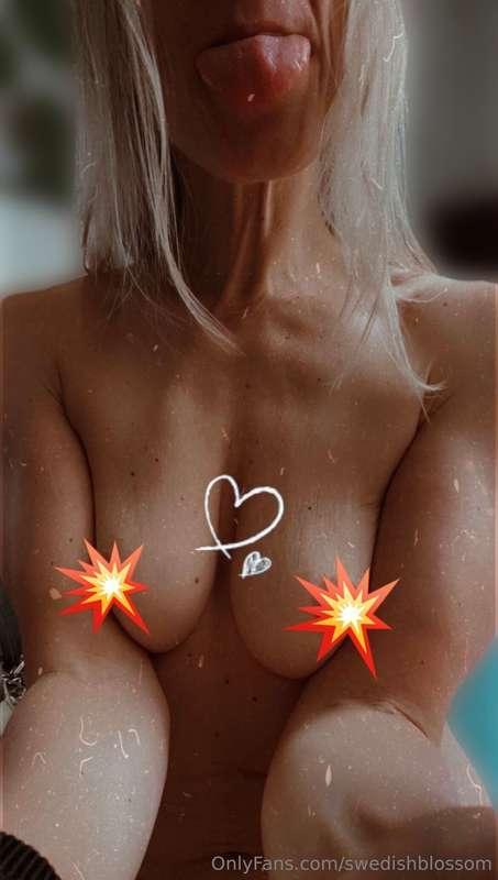 👅😜