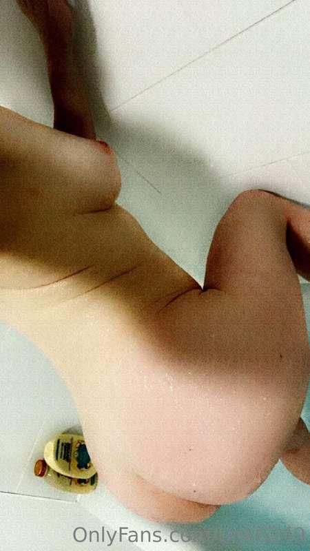 I know you want to fuck me in the bath and get water all ove..