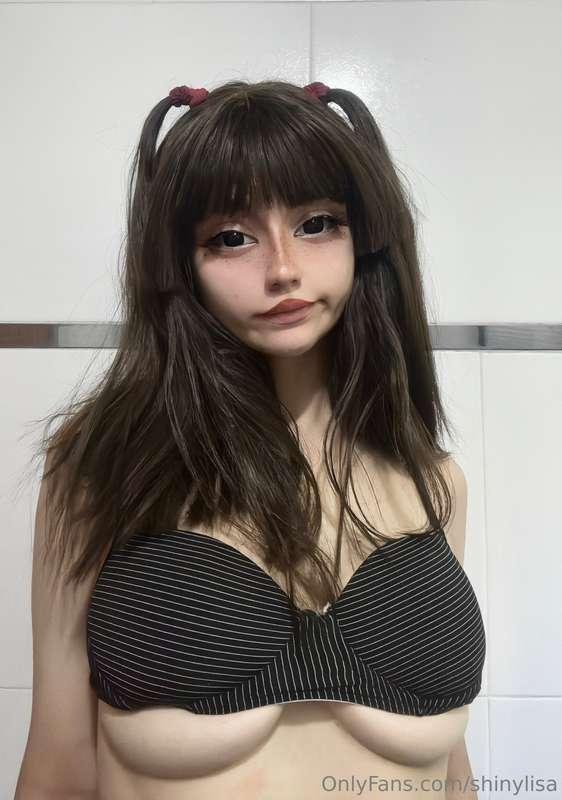 I like how these contact lenses look on me 🥺