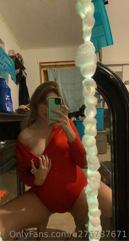 Is it me or is it hot in here 🥵🤤