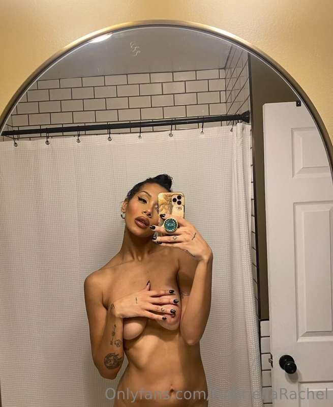Time to hit the shower!🚿 come on and join me 😘