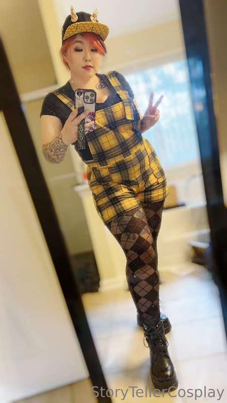 I was super digging the outfit I wore out to lunch today. Of..