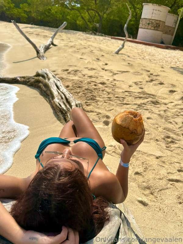 3 cocos😌🌴🥥