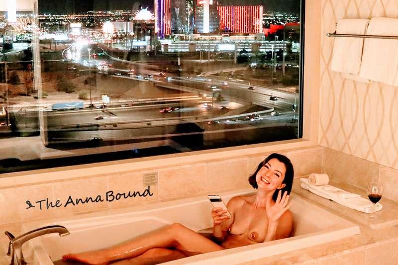 When I'm messaging you on vacation, this is what it looks li..