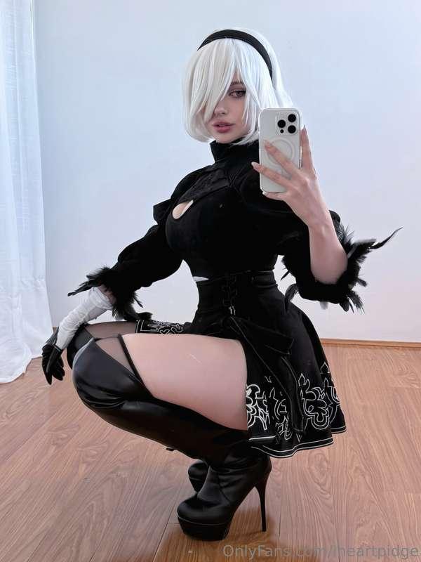 does this cosplay look good on me or is it better if you tak..