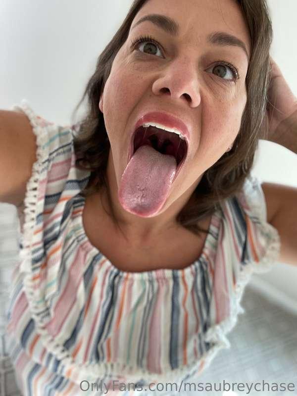 DAMN IM HOT. 🔥🔥