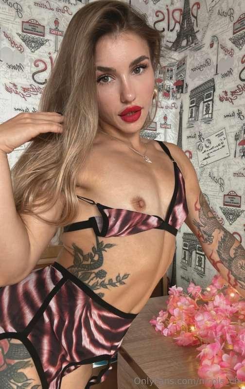 This underboob will cheer you up 😜