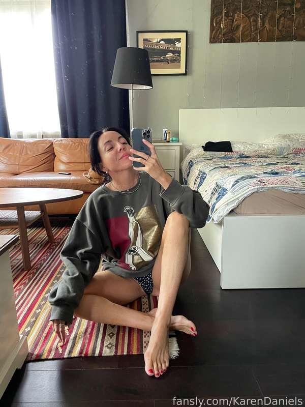 #fyp #hot #milf #brunette #slim #feet #panties #cum #custom #pussy 

What you been up to, baby? 🖤