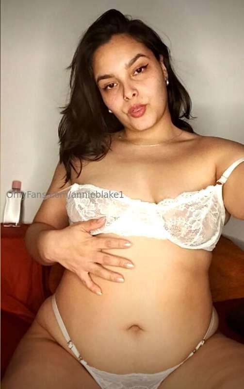 I'm waiting for you honeyy We're playing with my sexy friend..