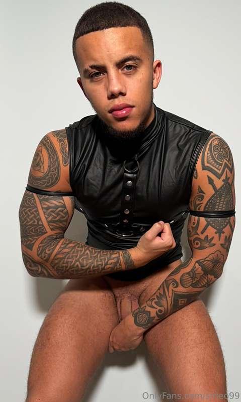 Give in and let me control you⬛️