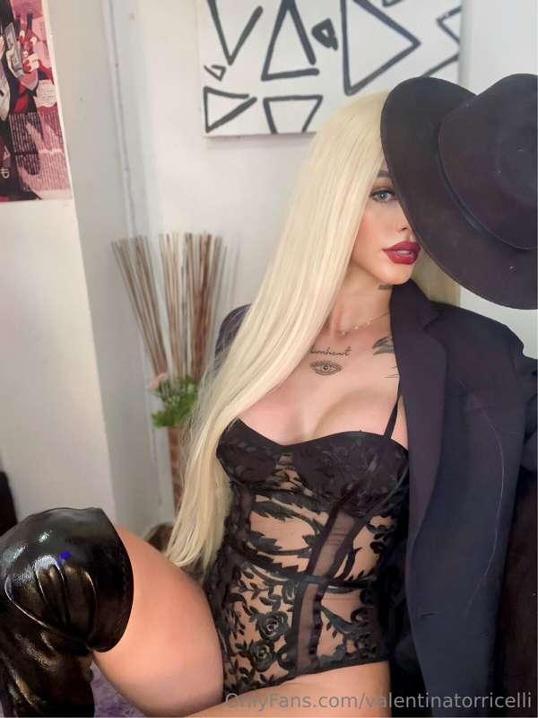 Come here, i want to tell you something 😈