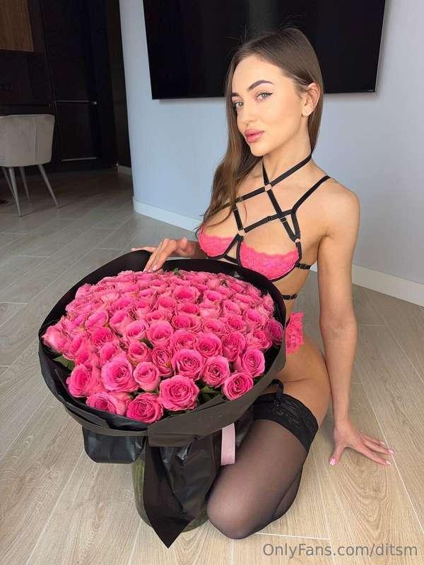 ✨FREE SUB✨ 👉 @fitnessstasya loves to play with her pussy on ..