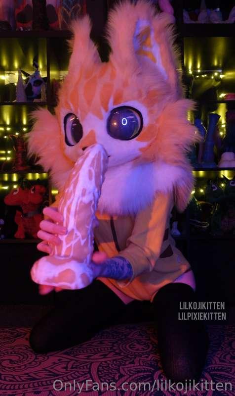 Kikos first time using XL Troll from Pleasure Forge in my Pi..