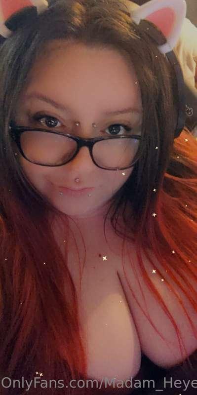 LIVE on onlyfans! TITTY TUESDAYYYY!!! $3 wheel spins for my ..