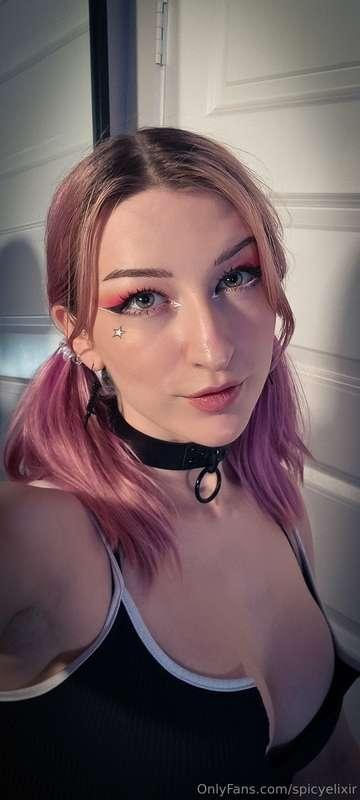 Boobs and feets for my VIPs 😘