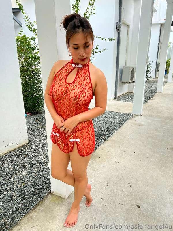 Happy Chinese new year! You like my costumes?